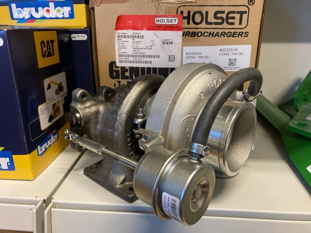 турбокомпрессор двигателя Case IH для трактора колесного New Holland